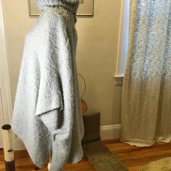 Sonoma ‘Goods for life’ boucle turtleneck poncho sweater gray. One size - Picture 5 of 9
